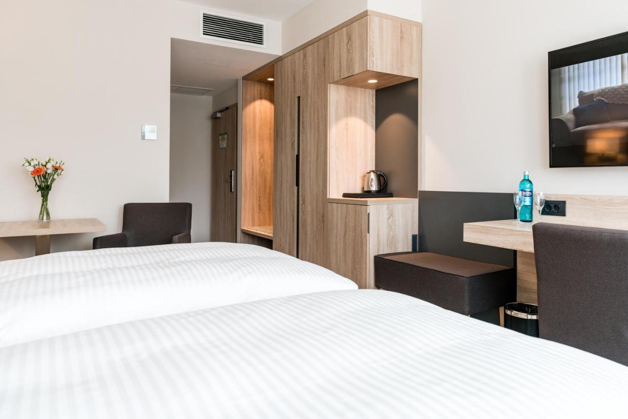 Hotel Am Wasserturm Berlin Extérieur photo